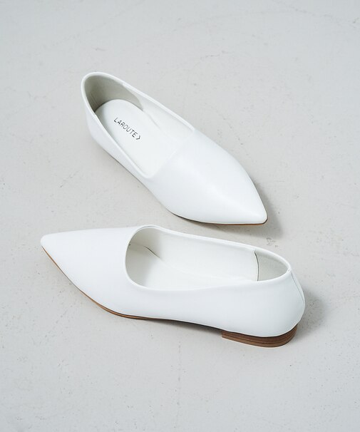 【LAROUTE】ポインテッドトゥ 甲深フラットパンプス