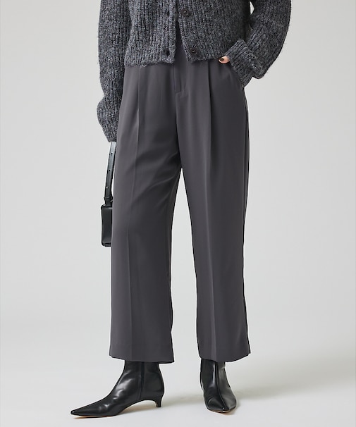 マットサテンストレートパンツ