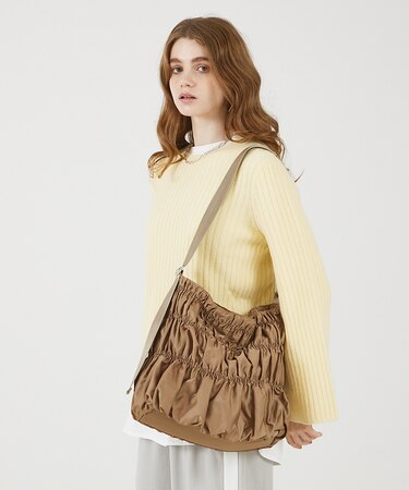 ●SOEUR/シャーリングテープショルダー