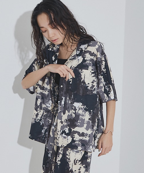 【セットアップ着用可】スプラッシュプリント 開襟 シャツ