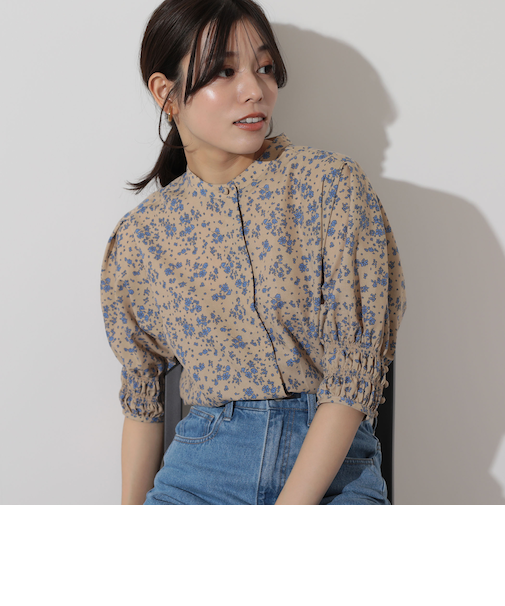 袖シャーリング 花柄ブラウス