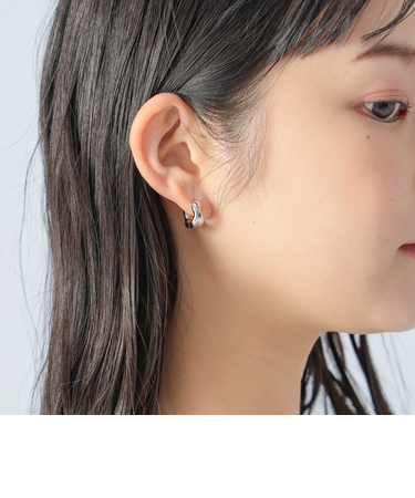 リップリング フープピアス