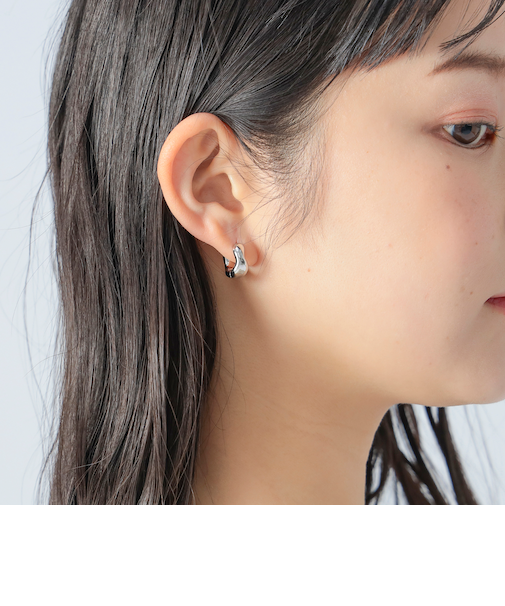 リップリング フープピアス