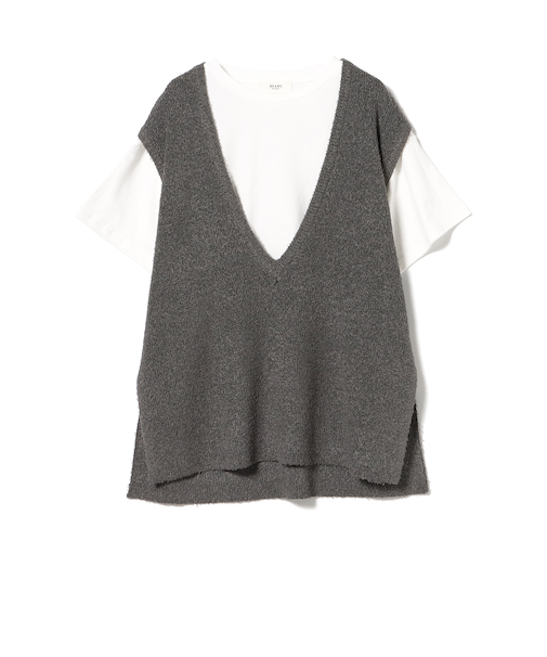 Vネックニットベスト × Tシャツ（セットアイテム）