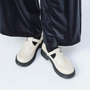 Tストラップ付 モカシン