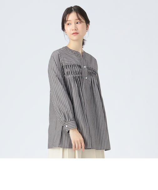 変形タック ノーカラー ブラウス