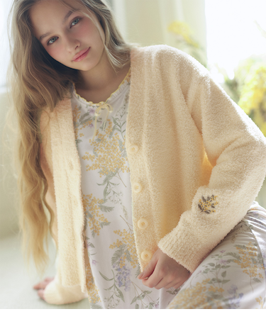 ホイップリーＶネックカーデ