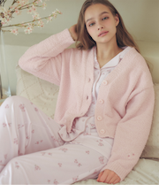 ホイップリーＶネックカーデ