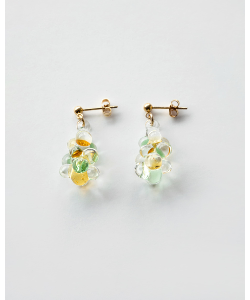 ピアス コモレビ