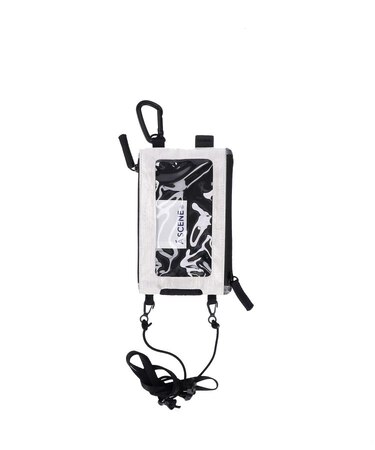 Ｄｏｃｋ ｉｎ ｐｏｕｃｈ ｗｉｔｈ Ｄｙｎｅｅｍａ