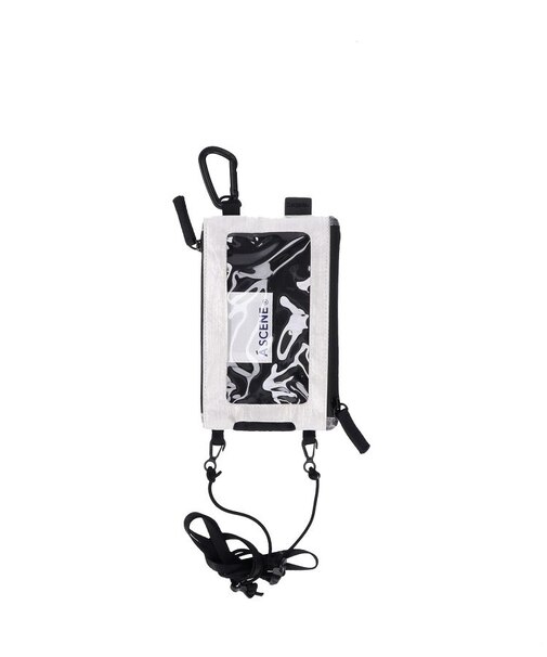 Ｄｏｃｋ ｉｎ ｐｏｕｃｈ ｗｉｔｈ Ｄｙｎｅｅｍａ