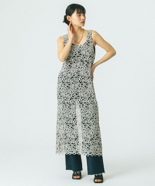 LACE SLEEVELESS DRESS