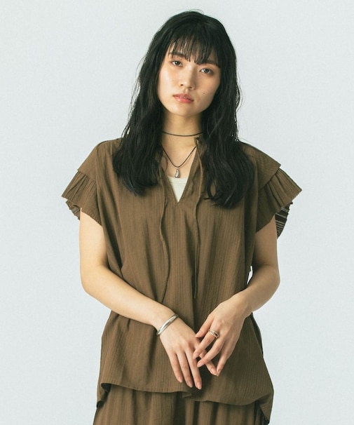 SUCKER FRILL BLOUSE