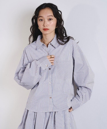 ASSORTED VOLUME SLEEVE SHIRT
