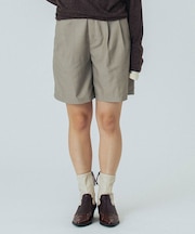 DOUBLE TUCK SHORT