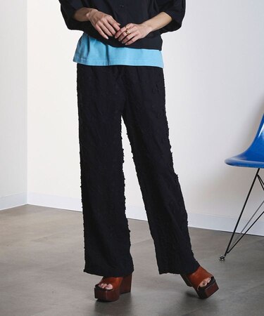 3D FLORAL EMBROIDERY PANTS