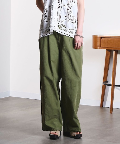 DENIM/BACK SATIN PANTS