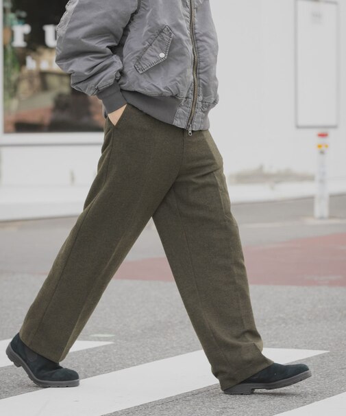 ウール混テーパードパンツ