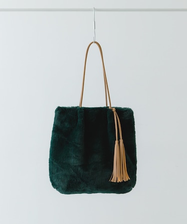 タッセル付フラッフィトートバッグ