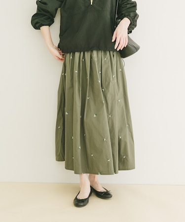 エンブロイダリーギャザースカート
