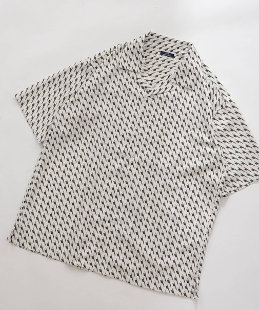 ジオメトリックプリントオープンカラーシャツA