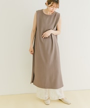 ショルダータックノースリワンピース