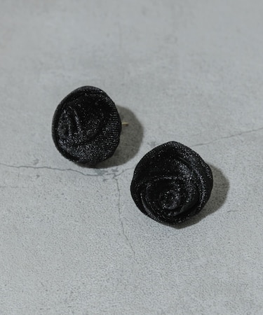 ベロアローズピアス