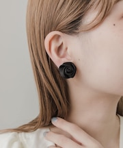 サテンローズイヤリング