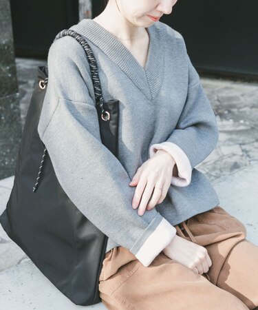 ダブルフェイスVネックニット