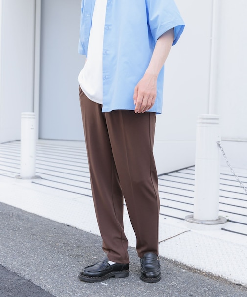 1-tuck スリムフィットスラックス
