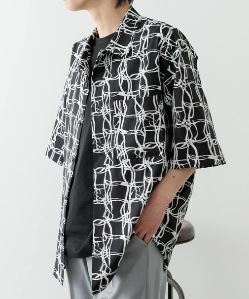 ラインアートプリントオープンカラー半袖シャツ