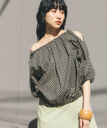 2WAYフラワープリントブラウス