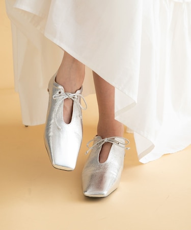 スクエアトゥスリットパンプス