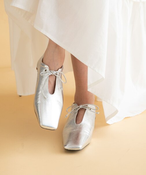 スクエアトゥスリットパンプス