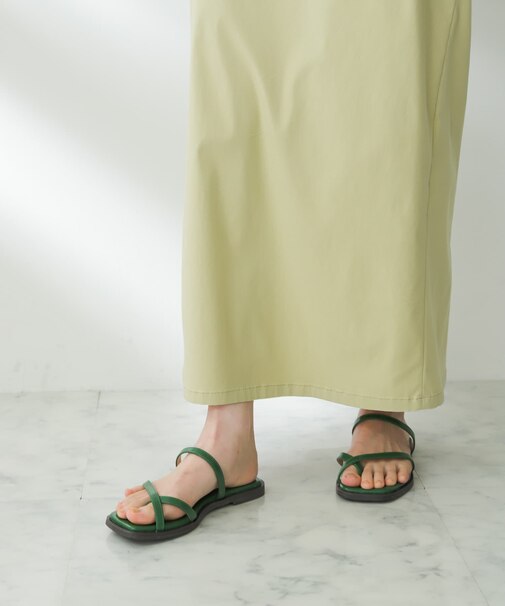 トゥクロスサンダル