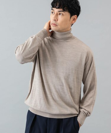 イタリア糸メリノウールタートルネックニット