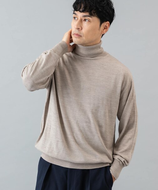 イタリア糸メリノウールタートルネックニット