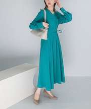 ポケットデザインVネックワンピース