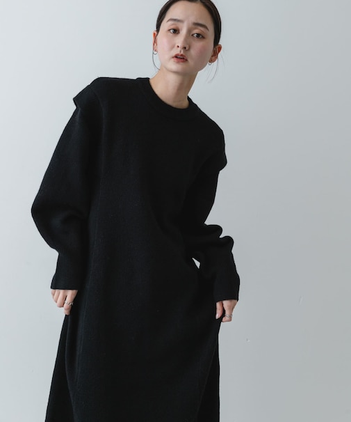 ショルダータックニットワンピース