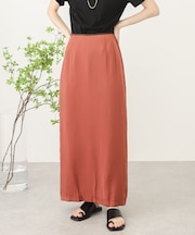 サテンストレートナロースカート