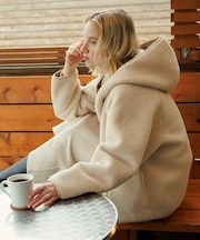 ムートンリバーシブルフーディーコート