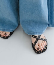 CORSO ROMA， 9　STUDS SANDAL