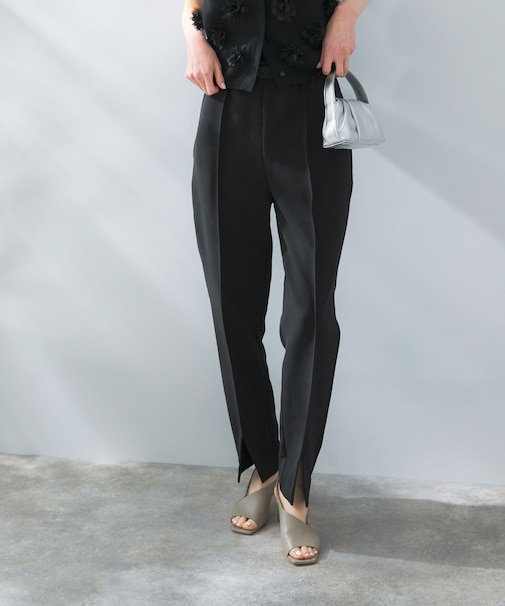 スリットデザインテーパードパンツ