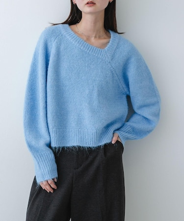 アシメネックニット