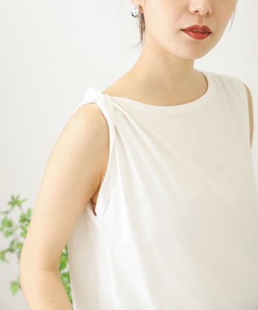 『UR TECH』ツイストショルダーアシメトップ