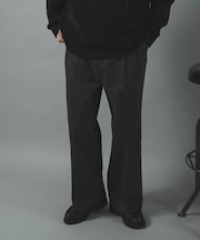 Wide Fit ストレートタックチノトラウザー