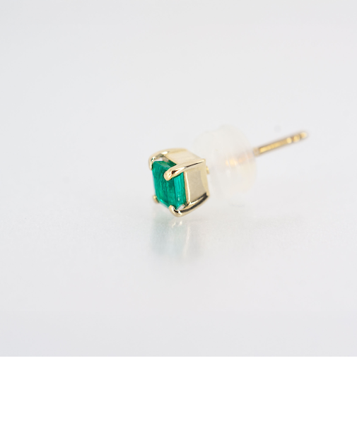 K10エメラルドピアス(片耳用)