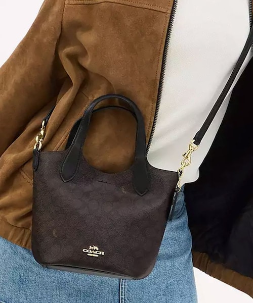 公式】ハンナ バケット バッグ・シグネチャー キャンバス｜コーチ