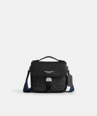 【公式】レーサー クロスボディ バッグ・シグネチャー キャンバス・ヴァーシティ ストライプ ウェビング