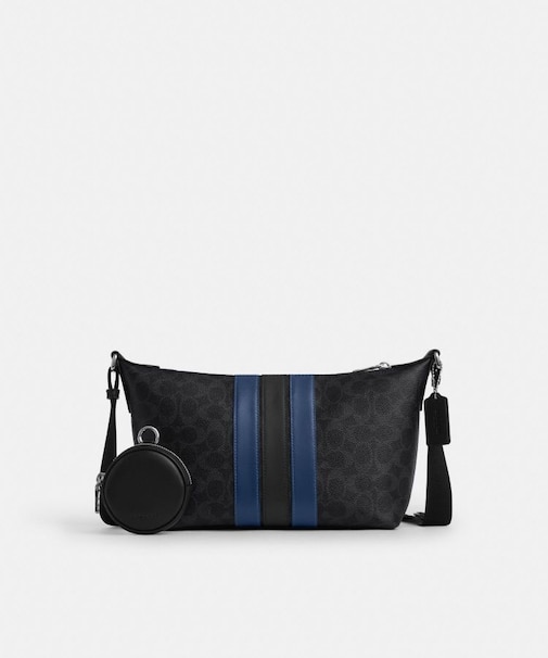 【公式】スモール フィン クロスボディ バッグ・ポーチ・シグネチャー キャンバス・ヴァーシティ ストライプ